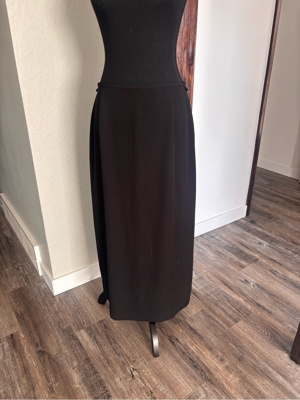 Suzy Shier Vintage Classic Black Women's Long Skirt